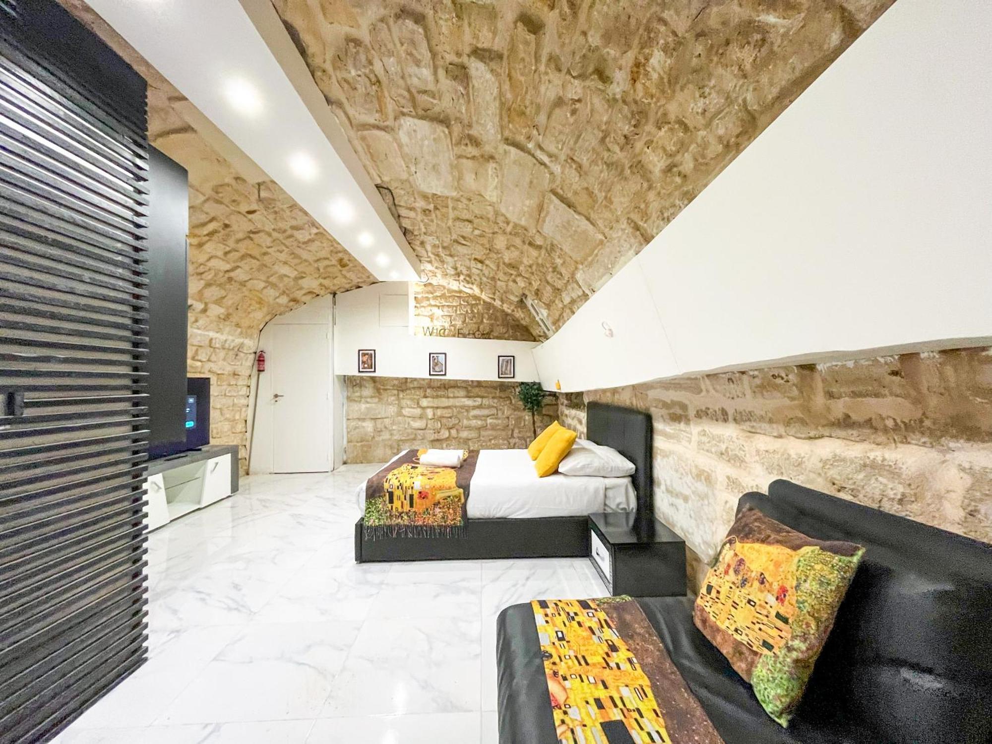 154 - Urban Atelier Cinema In Apartment *